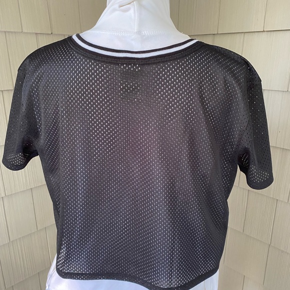 Victoria’s Secret Pink Cropped T-shirt NWOT - Picture 3 of 8